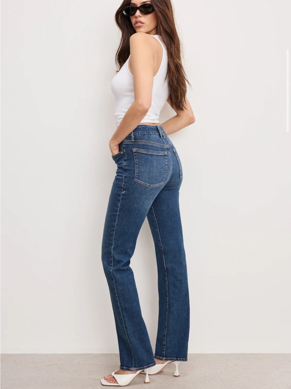 Good American Straight Leg Jeans in Dark Blue Wash size 8 - Picture 2 of 9